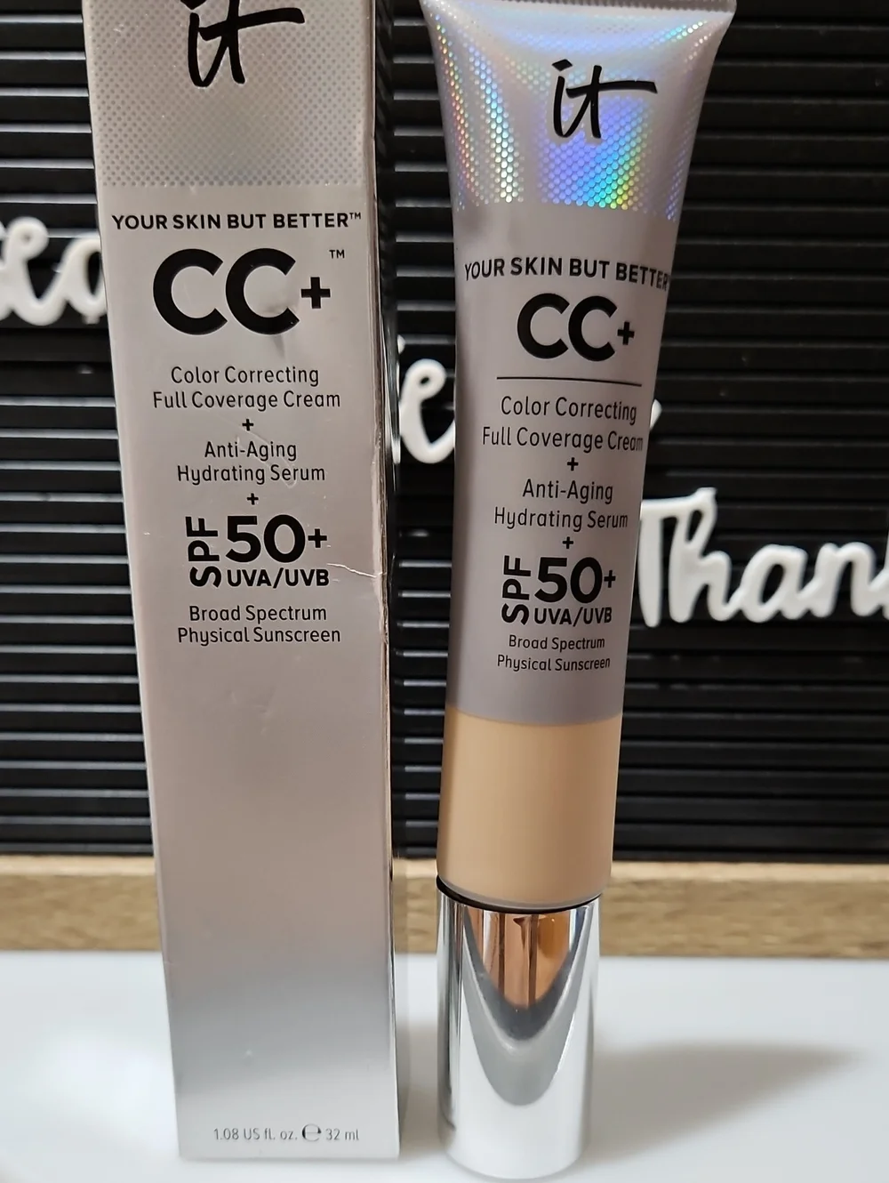 IT Cosmetics Your Skin But Better CC+ Cream SPF 50+ - Light